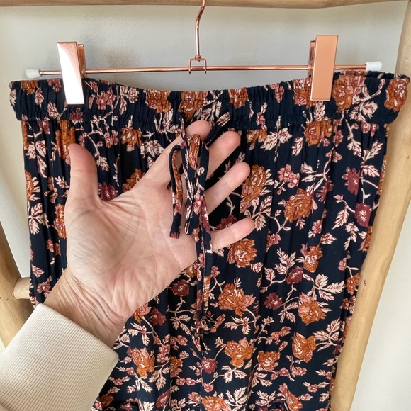 Dress Forum Boutique Brand Floral Tiered Elasticized Waistband Maxi Skirt Size S - Picture 8 of 10